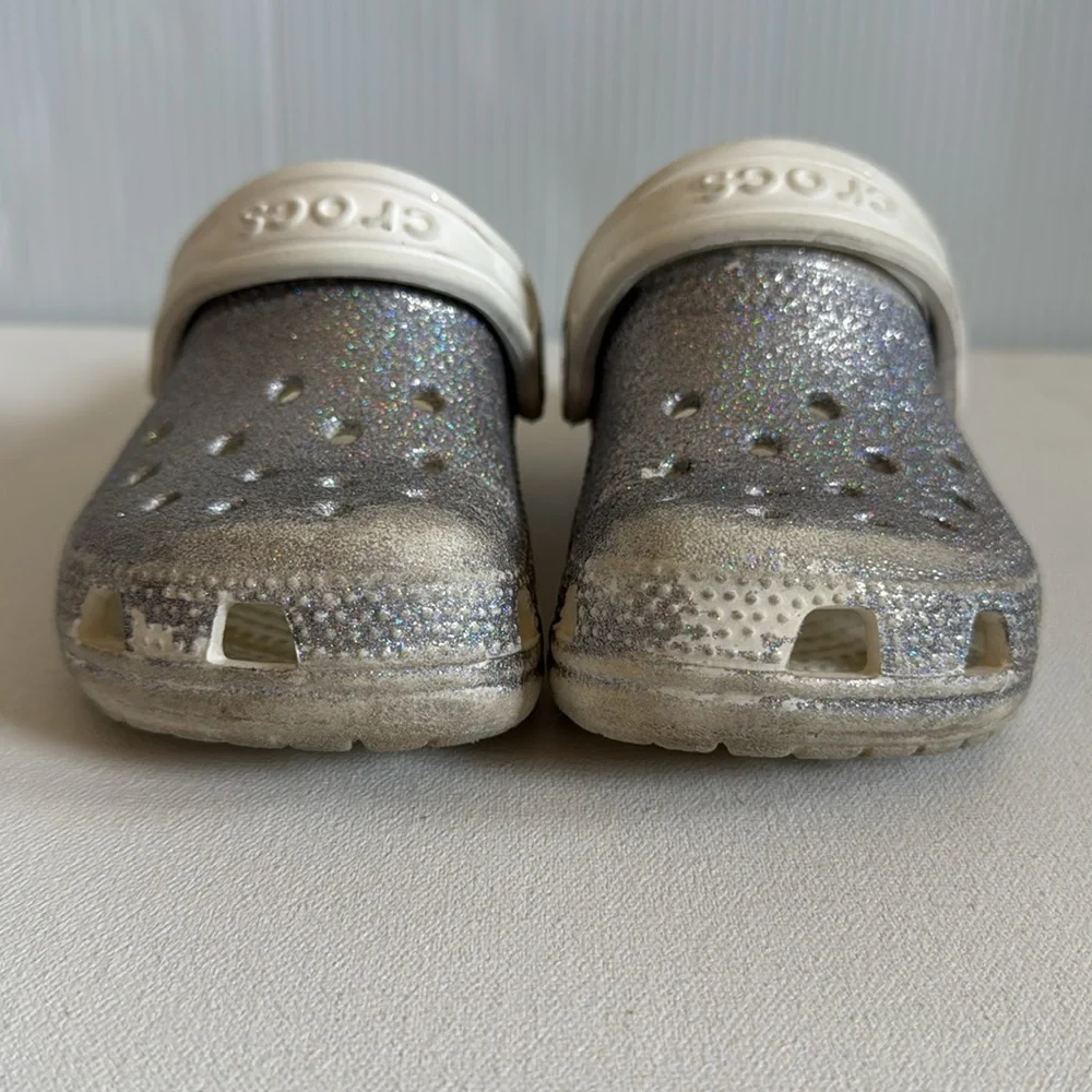 Crocs Kids Glitter Clogs - Silver. Size C7